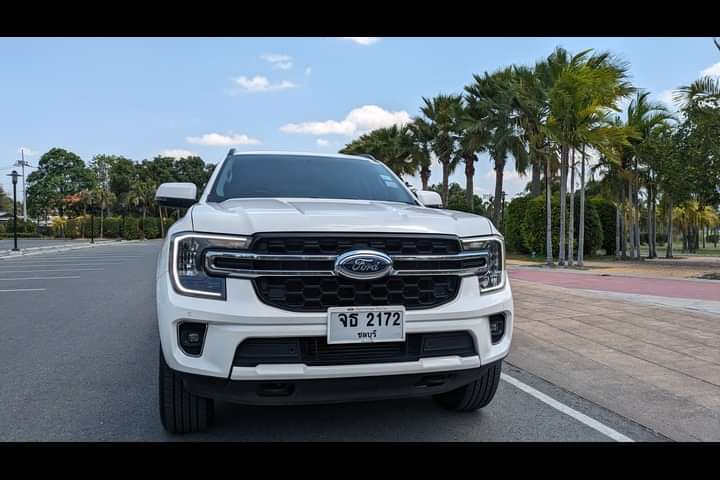 Ford Endeavour 2025 Front View