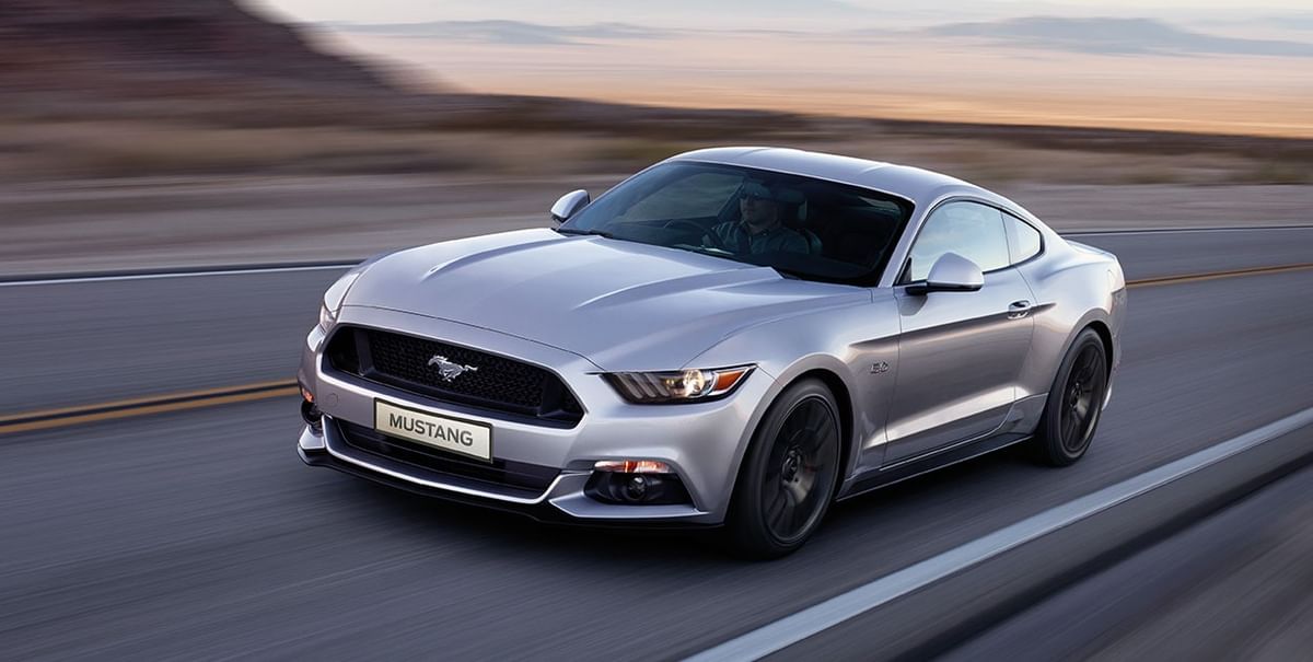 Ford Mustang 2020-2021 Driving Shot