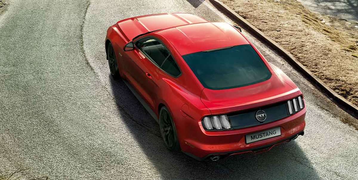 Ford Mustang 2020-2021 Driving Shot