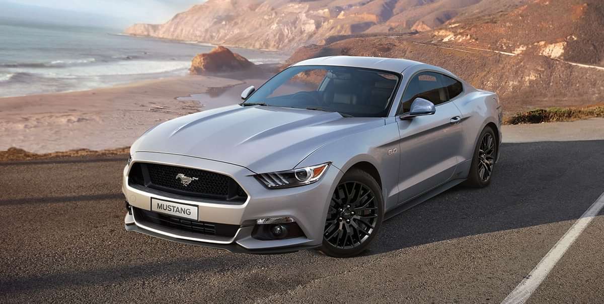 Ford Mustang 2020-2021 Driving Shot
