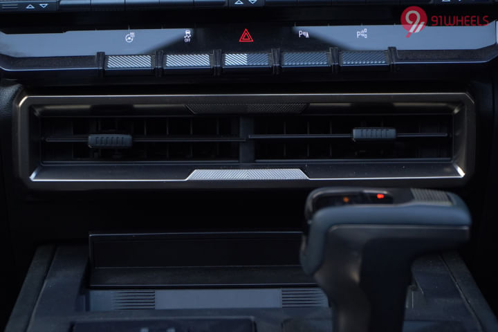 GMC Hummer EV Front Centre Air Vents