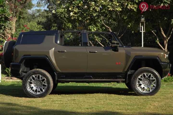 GMC Hummer EV Right Side View