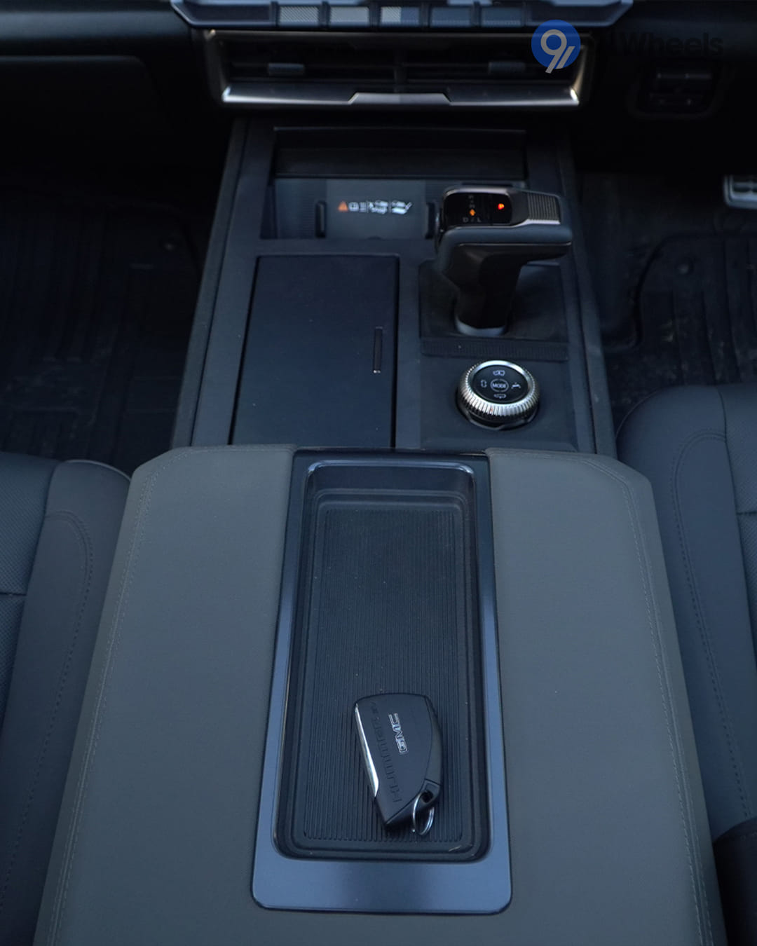 Dashboard & Front Cabin - 3 Dashboard & Front Cabin - 3