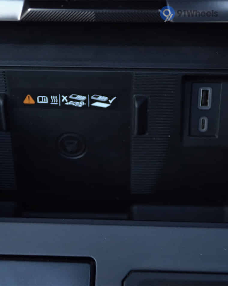 Infotainment & Charging - 1