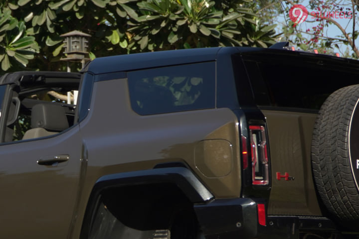 GMC Hummer EV Rear Quarter Glass