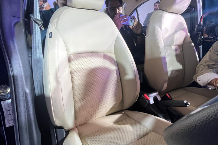 Honda Amaze Front Row Seats