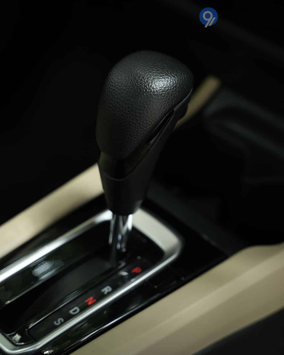 Gear Shifter / Gear Shifter Stalk Gear Shifter / Gear Shifter Stalk