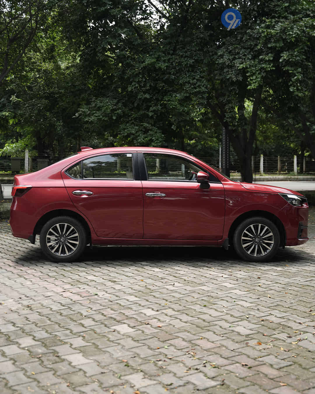 Right Side View Right Side View