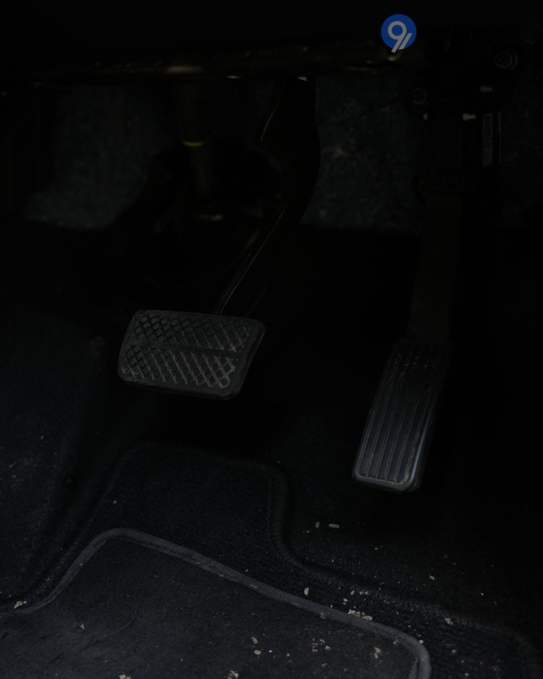 Driver Controls - 10