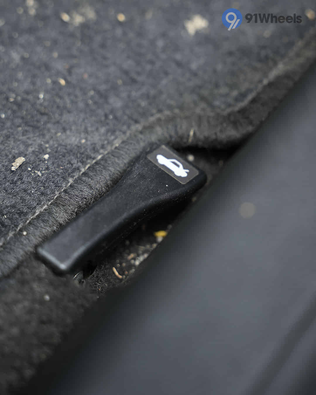 Boot Release Lever / Fuel Lid Release Lever Boot Release Lever / Fuel Lid Release Lever