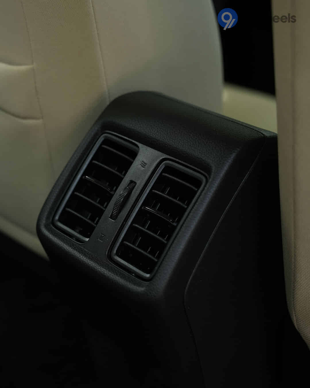 Rear Row Air Vents Rear Row Air Vents