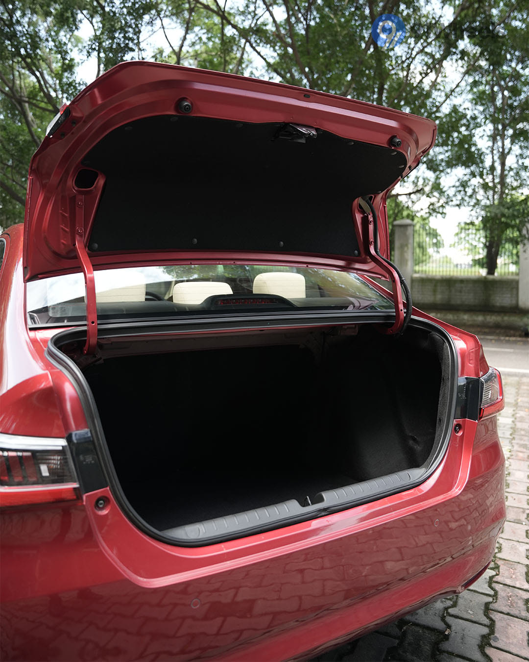 Bootspace & Utility - 2