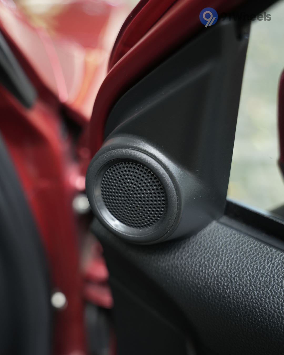 Infotainment & Charging - 3