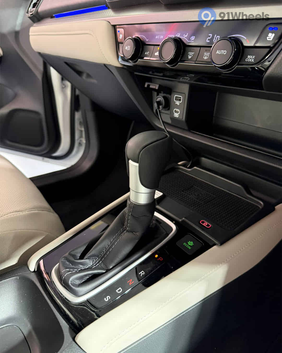Gear Shifter / Gear Shifter Stalk Gear Shifter / Gear Shifter Stalk