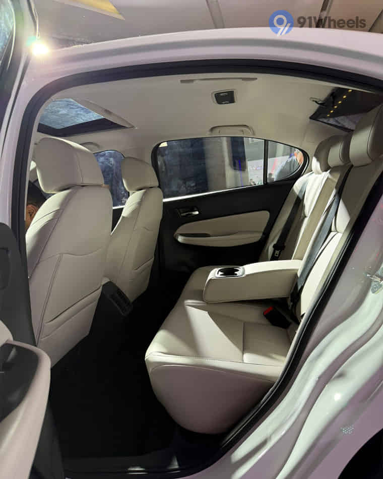 Seats & Cabin Comfort - 1 Seats & Cabin Comfort - 1