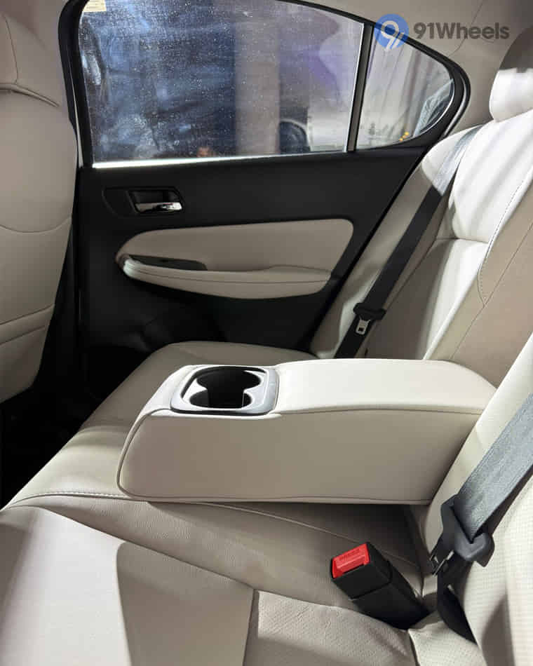 Seats & Cabin Comfort - 2 Seats & Cabin Comfort - 2