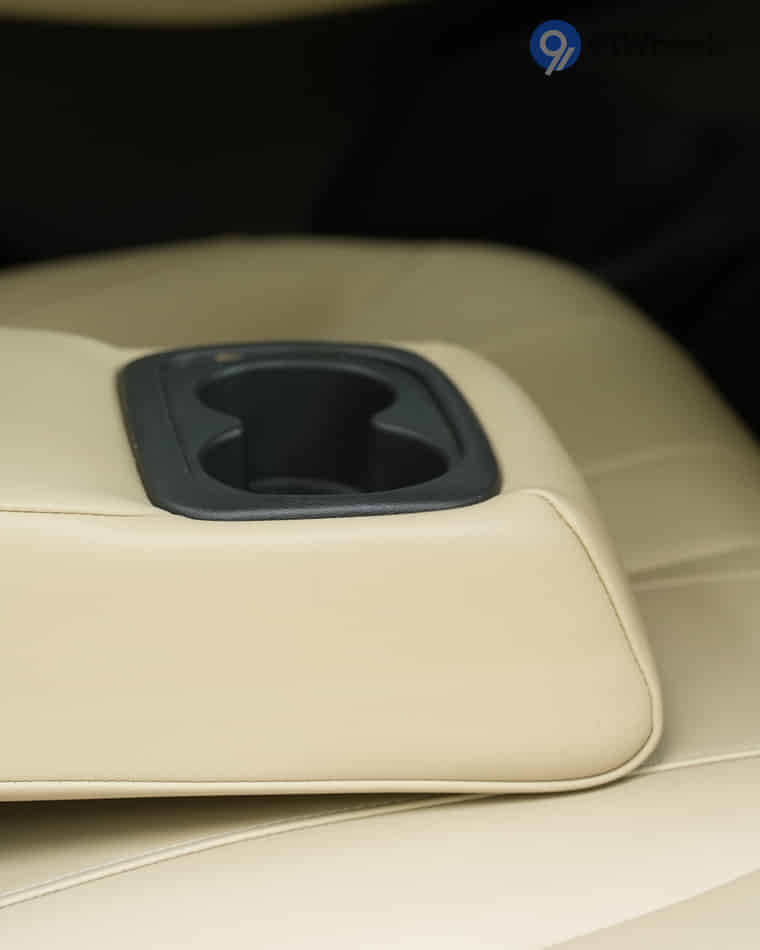 Seats & Cabin Comfort - 2