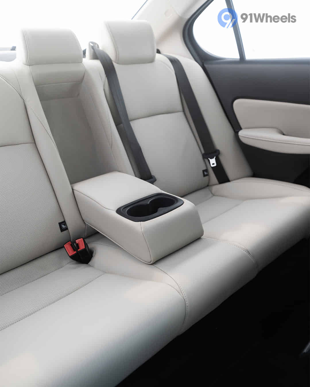 Rear Centre Arm Rest Rear Centre Arm Rest