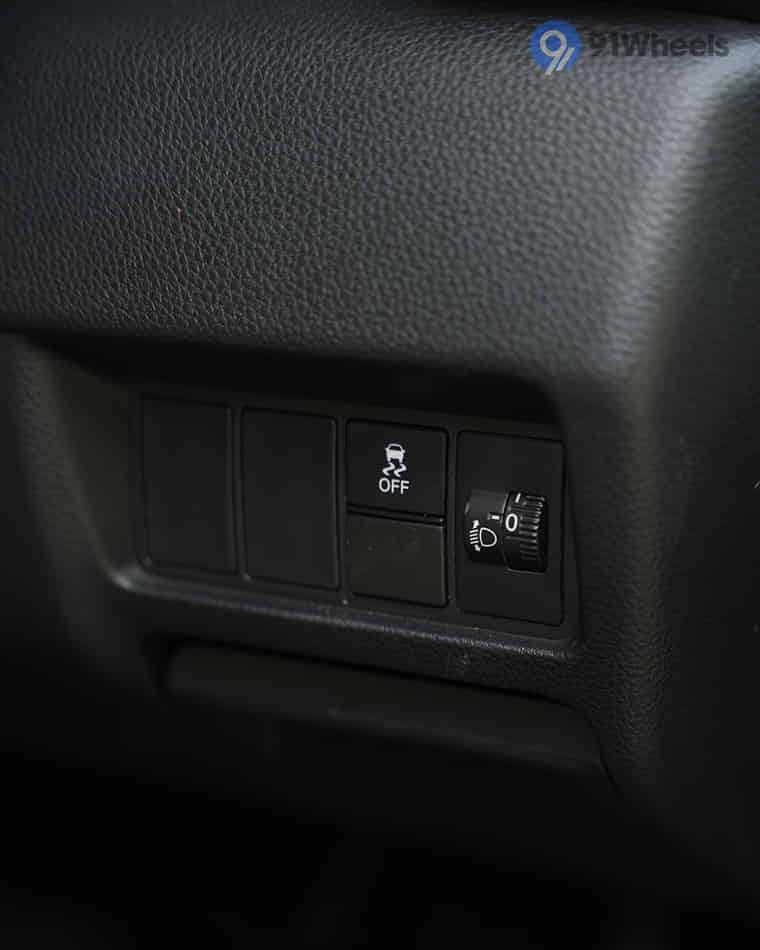 Dashboard & Front Cabin - 1