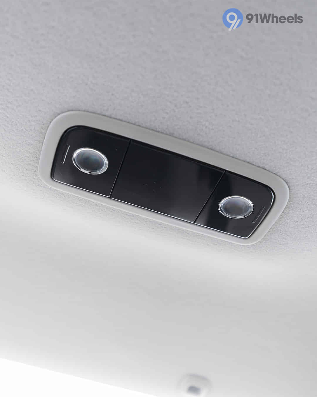 Rear Row Roof Mounted Cabin Lamps Rear Row Roof Mounted Cabin Lamps