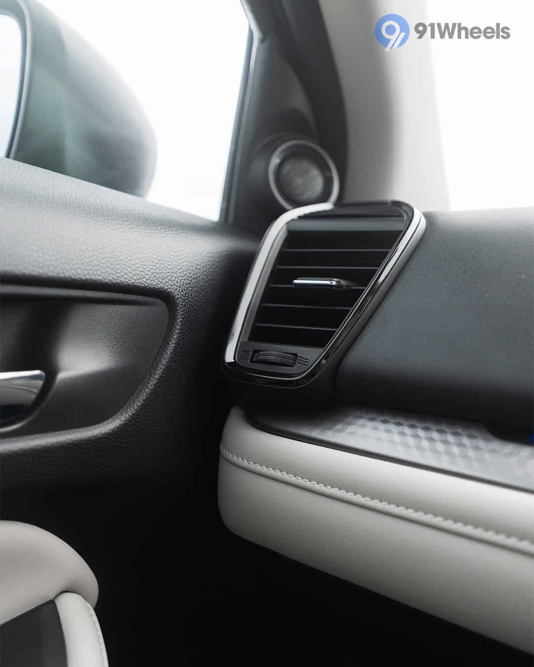 Front Passenger Air Vents Front Passenger Air Vents