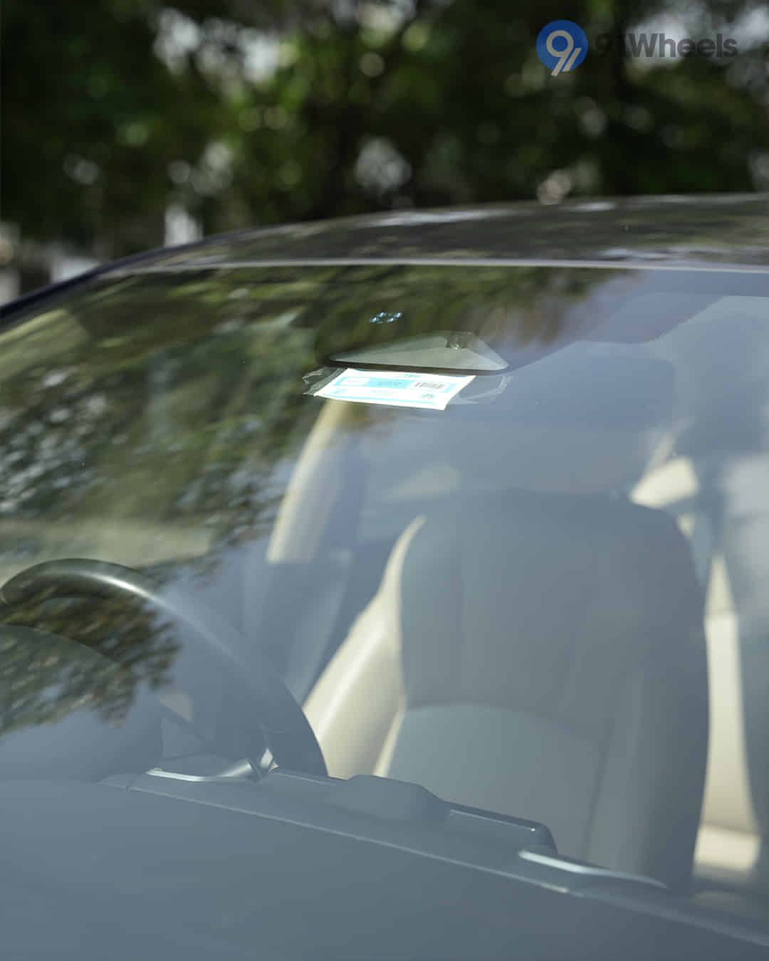 Front Windshield / Windscreen