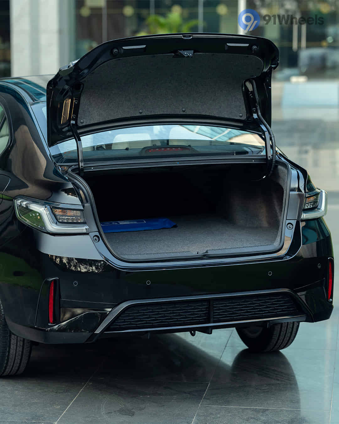Open Boot / Trunk Open Boot / Trunk