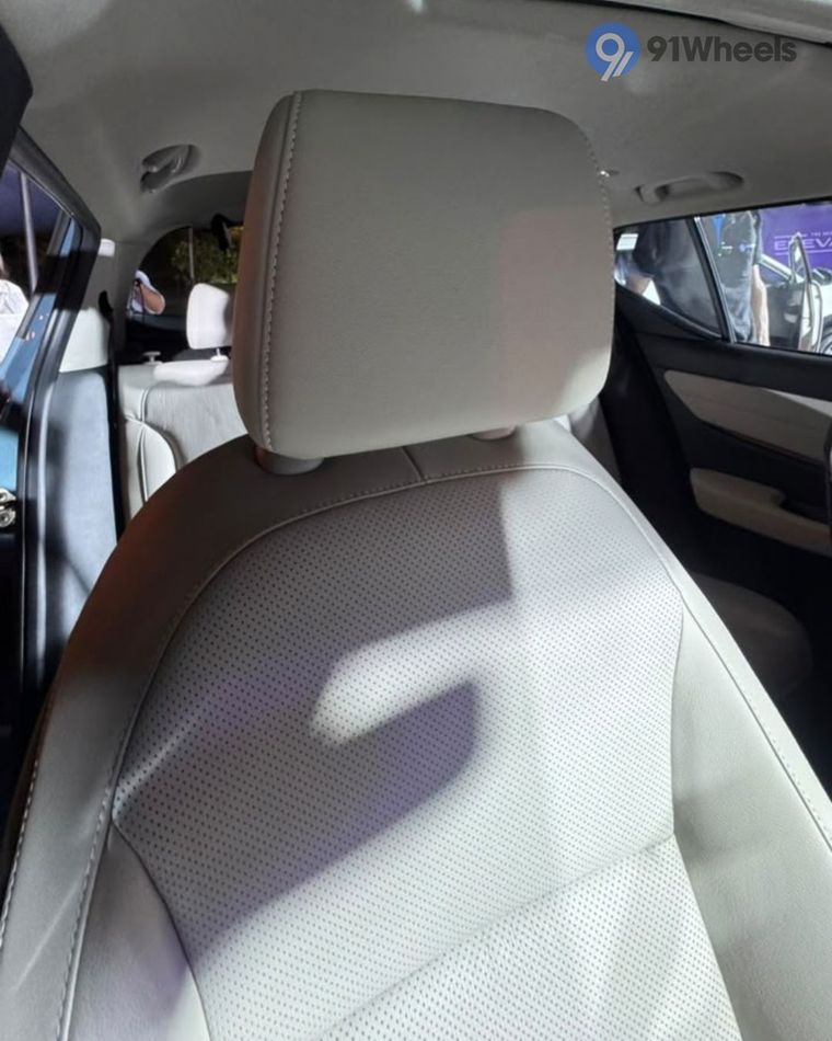 Seats & Cabin Comfort - 1 Seats & Cabin Comfort - 1