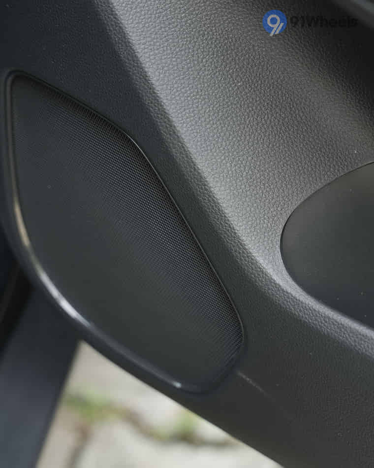 Infotainment & Charging - 2