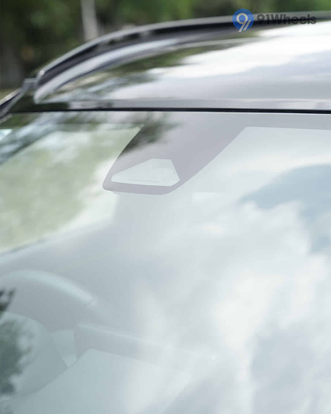 Front Windshield / Windscreen