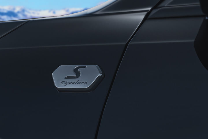 Honda Elevate front badge