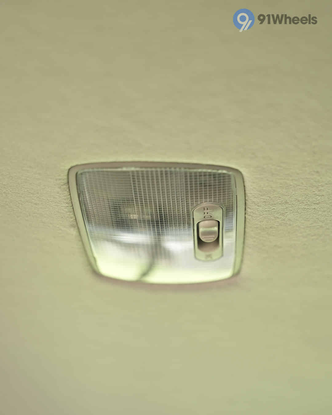 Rear Row Roof Mounted Cabin Lamps
