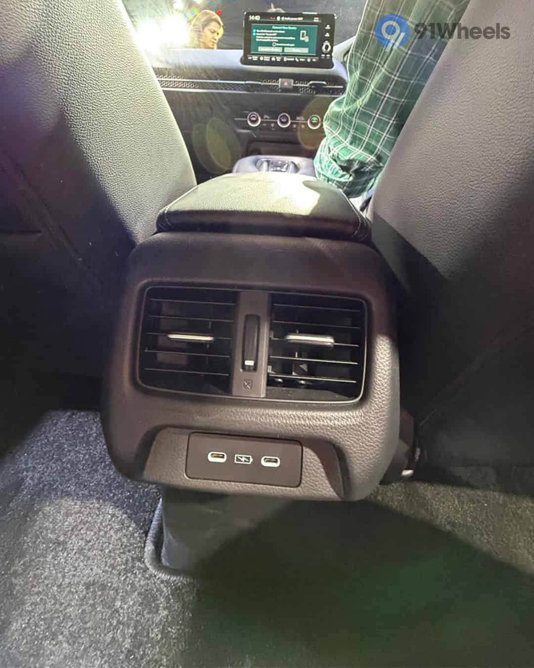 Rear Row Air Vents Rear Row Air Vents