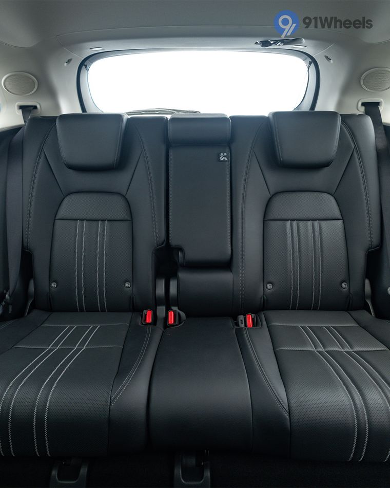 Seats & Cabin Comfort - 8 Seats & Cabin Comfort - 8