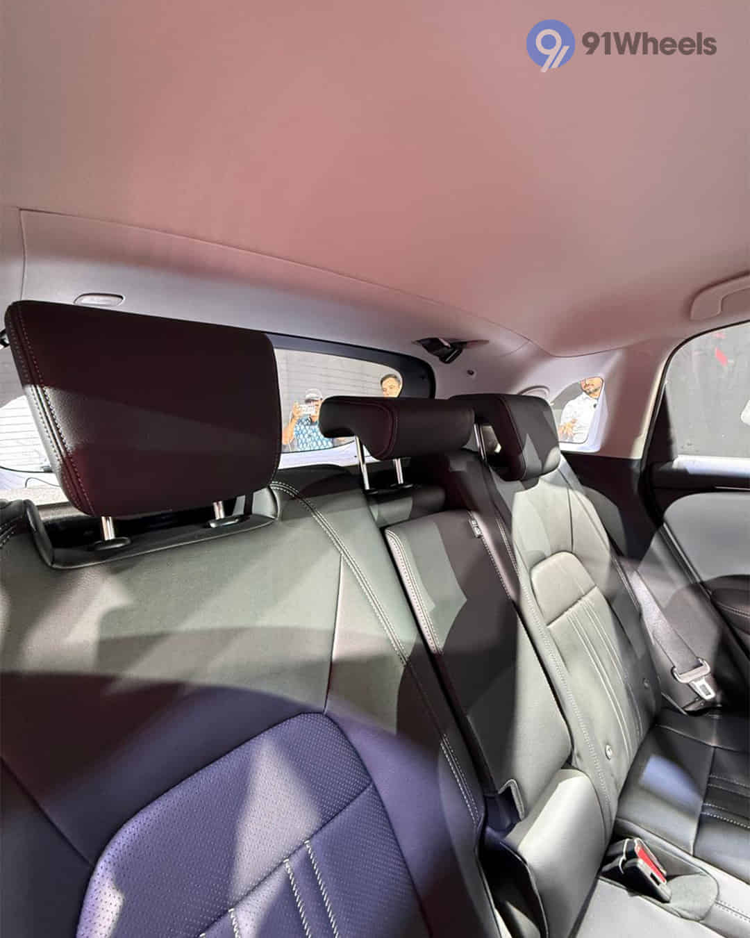 Rear Headrests Rear Headrests