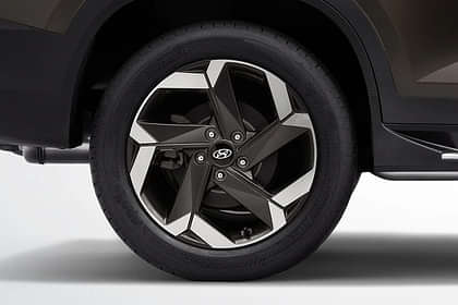 Hyundai Alcazar 1.5 Signature(O) 7 Str Adventure Diesel Dual Tone AT Wheel