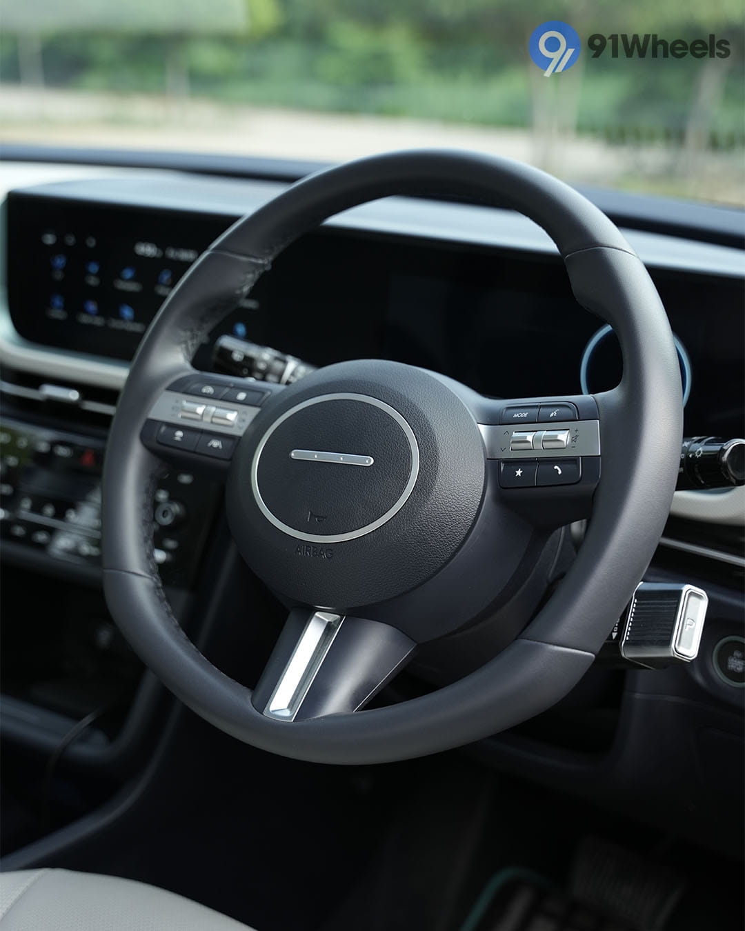 Dashboard & Front Cabin - 5 Dashboard & Front Cabin - 5