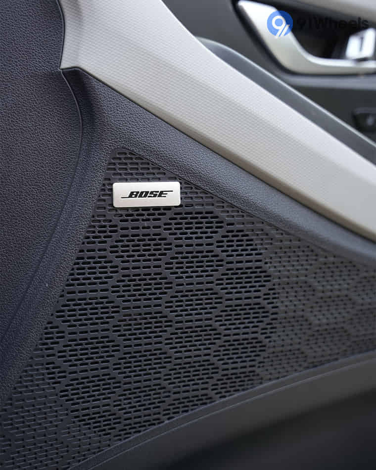 Infotainment & Charging - 1