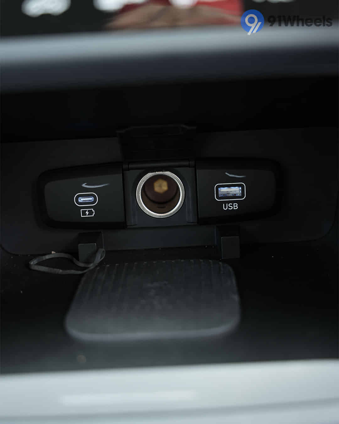 Power Socket / USB / Wireless Charging