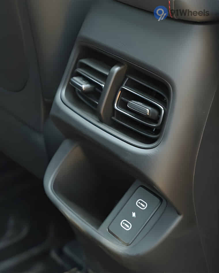 Infotainment & Charging - 2