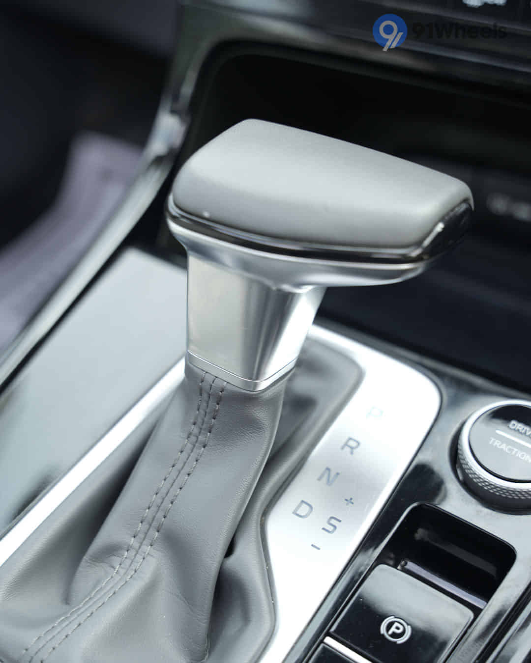 Gear Shifter / Gear Shifter Stalk