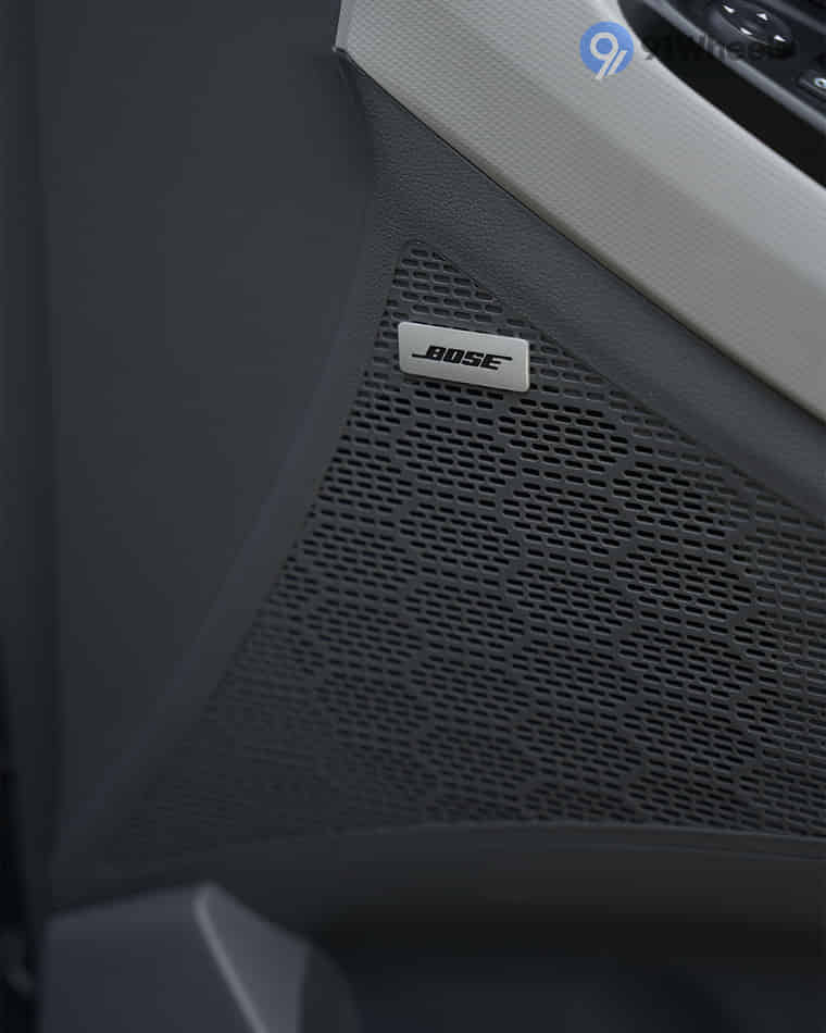 Infotainment & Charging - 2