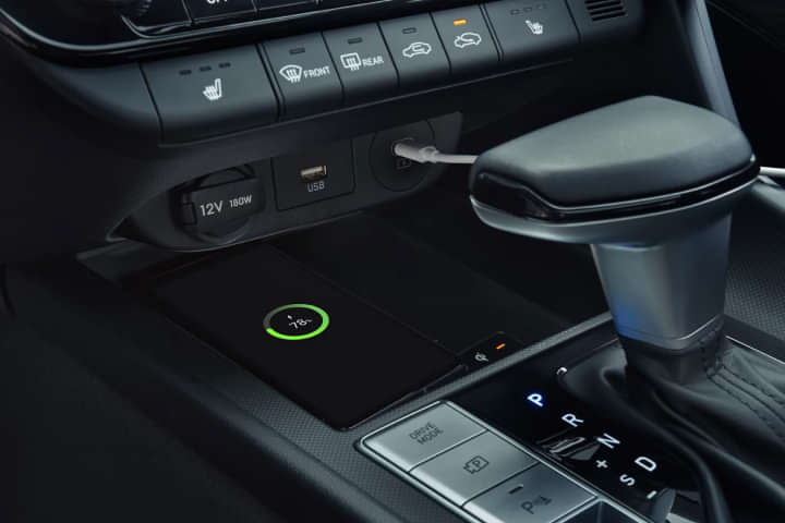 Hyundai Elantra 2025 USB Port/Power Socket/Wireless Charging