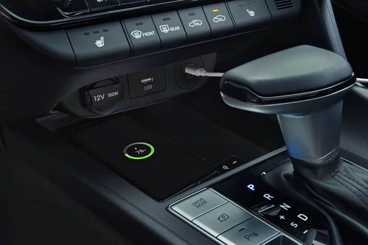 Hyundai Elantra 2024 USB Port/Power Socket/Wireless Charging