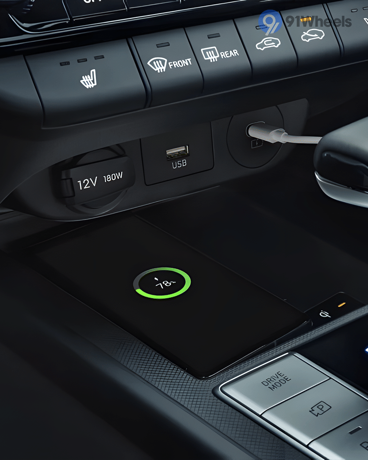 Dashboard & Front Cabin - 3