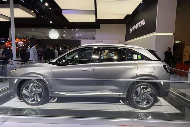Hyundai Nexo EV Left Side View