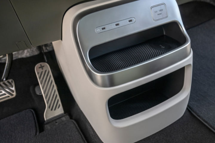 Hyundai IONIQ 9 Pedals/Foot Controls