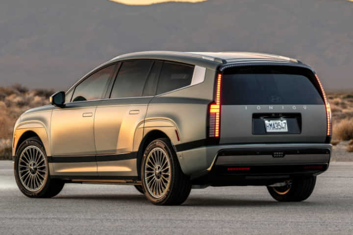 Hyundai IONIQ 9 Left Rear Three Quarter Hyundai IONIQ 9 Left Rear Three Quarter