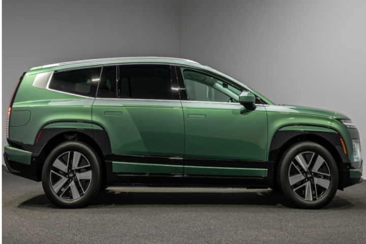 Hyundai IONIQ 9 Right Side View Hyundai IONIQ 9 Right Side View