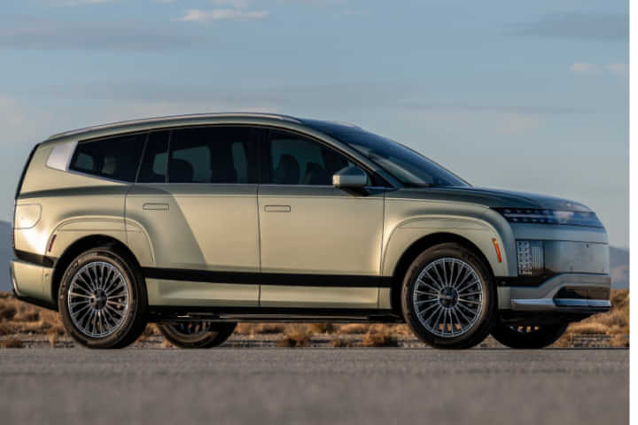 Hyundai IONIQ 9 Right Front Three Quarter Hyundai IONIQ 9 Right Front Three Quarter